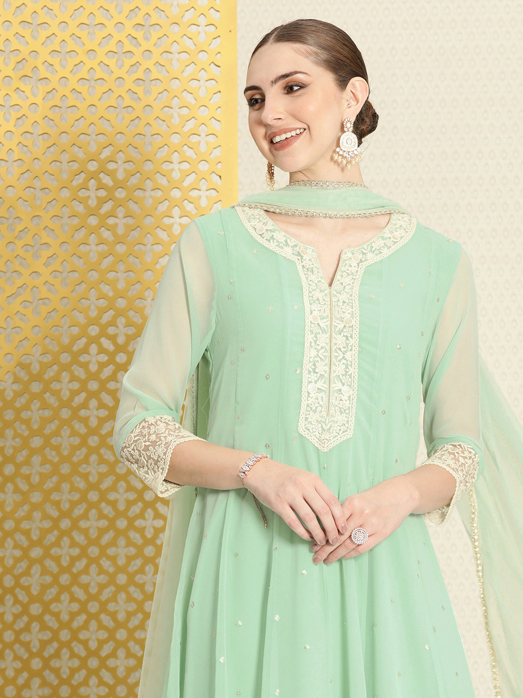

House of Pataudi Women Jashn Embroidered Sequinned Kurta & Trousers With Dupatta, Green