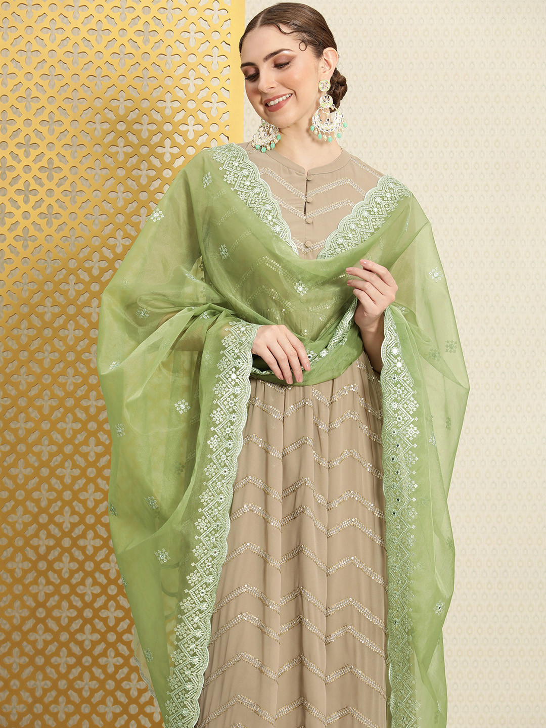 

House of Pataudi Embroidered Mirror Work Jashn Dupatta, Green