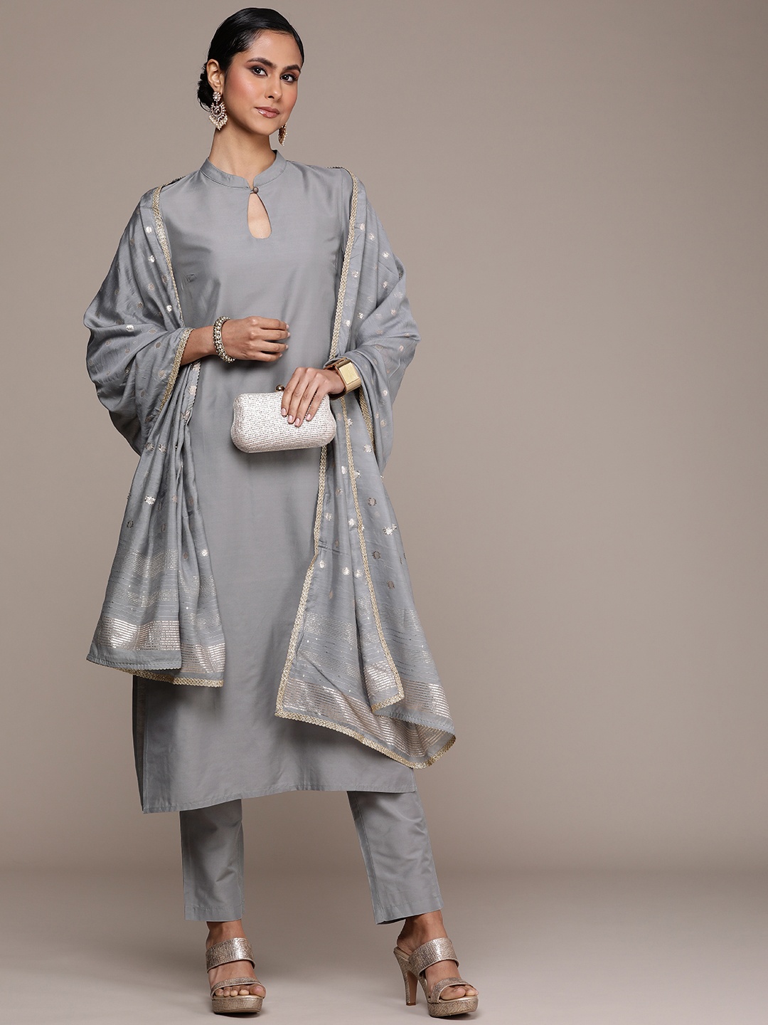 

House of Pataudi Women Jashn Kurta & Trousers With Dupatta, Grey