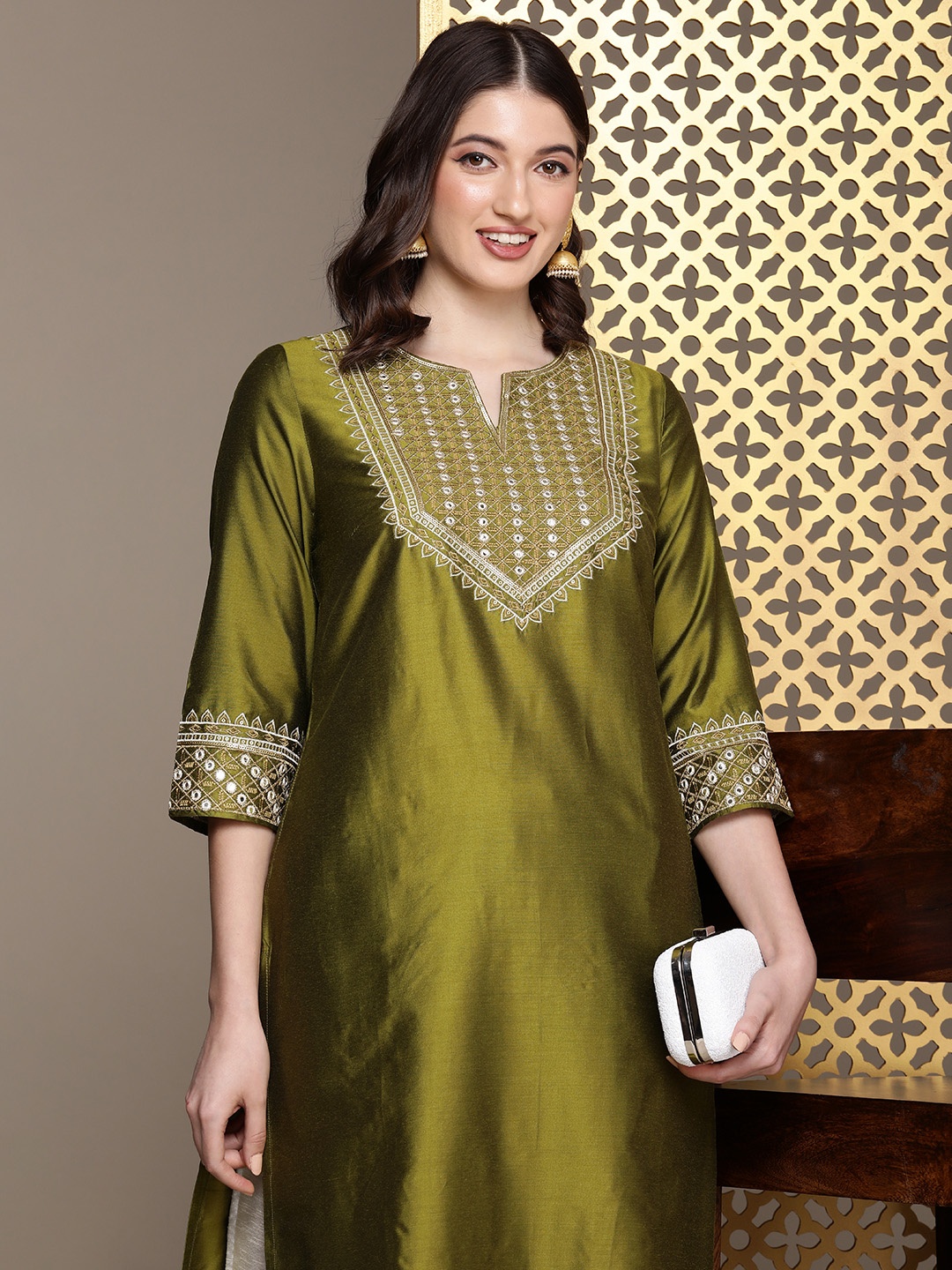 

House of Pataudi Ethnic Motifs Embroidered Sequinned Jashn Kurta, Olive