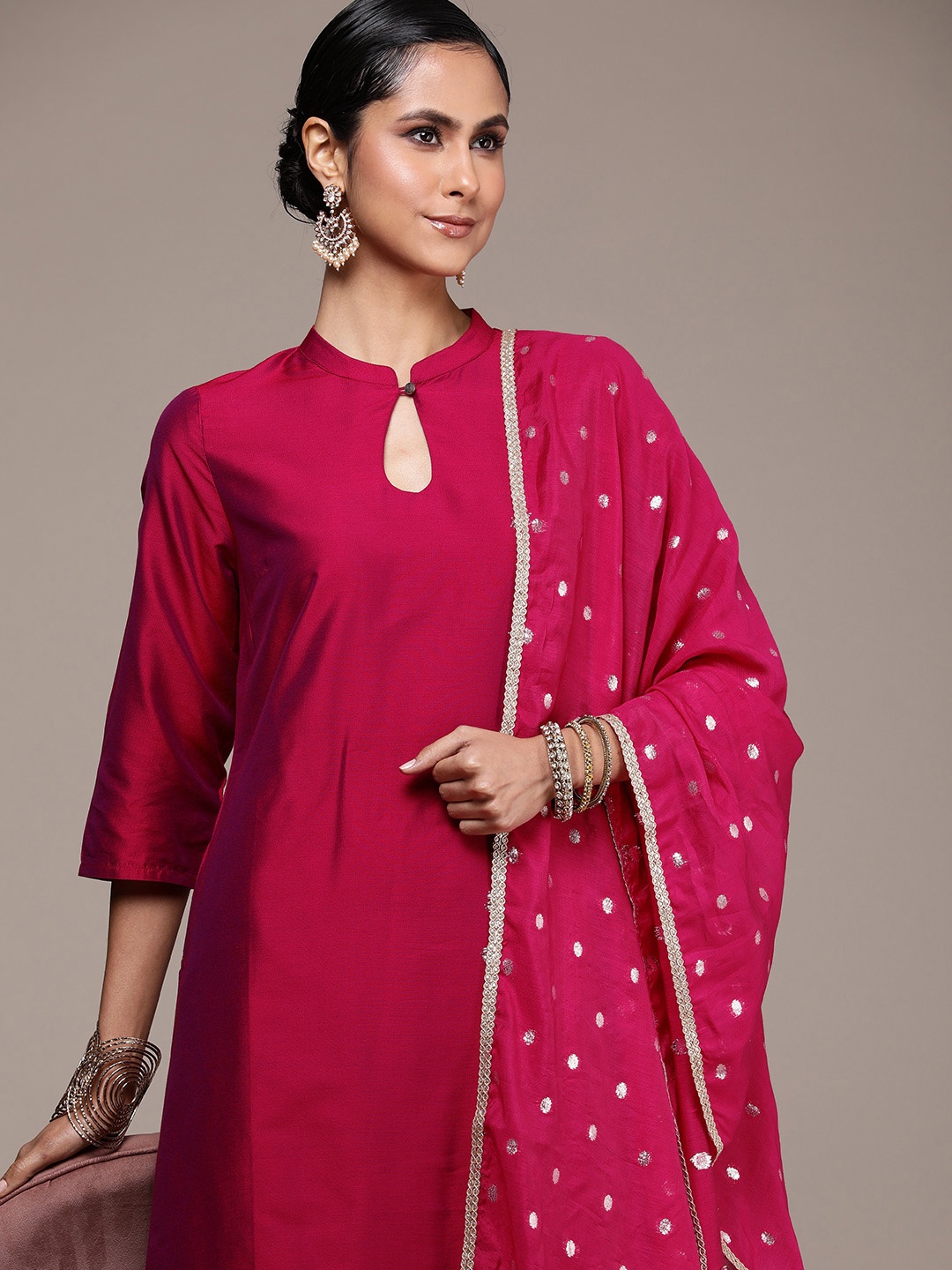 

House of Pataudi Women Jashn Kurta With Trousers & Embellished Dupatta, Fuchsia