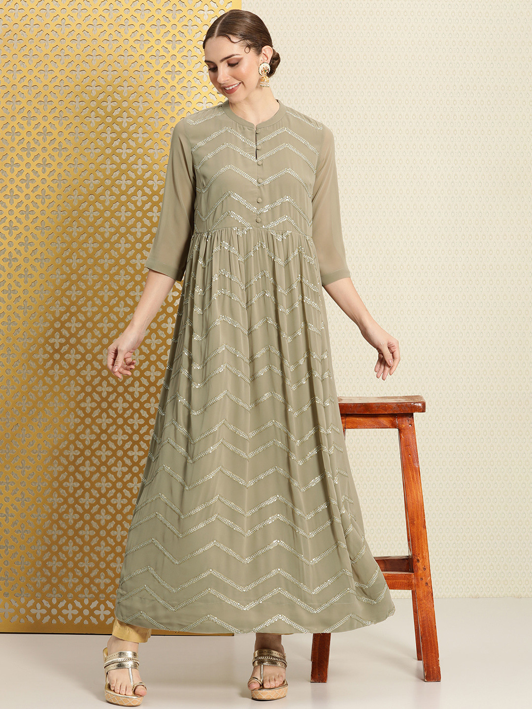 

House of Pataudi Embellished Sequined Jashn Kurta, Grey