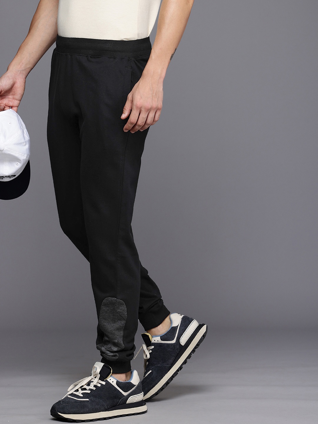 

HRX by Hrithik Roshan Men Brand Logo Printed Joggers, Black