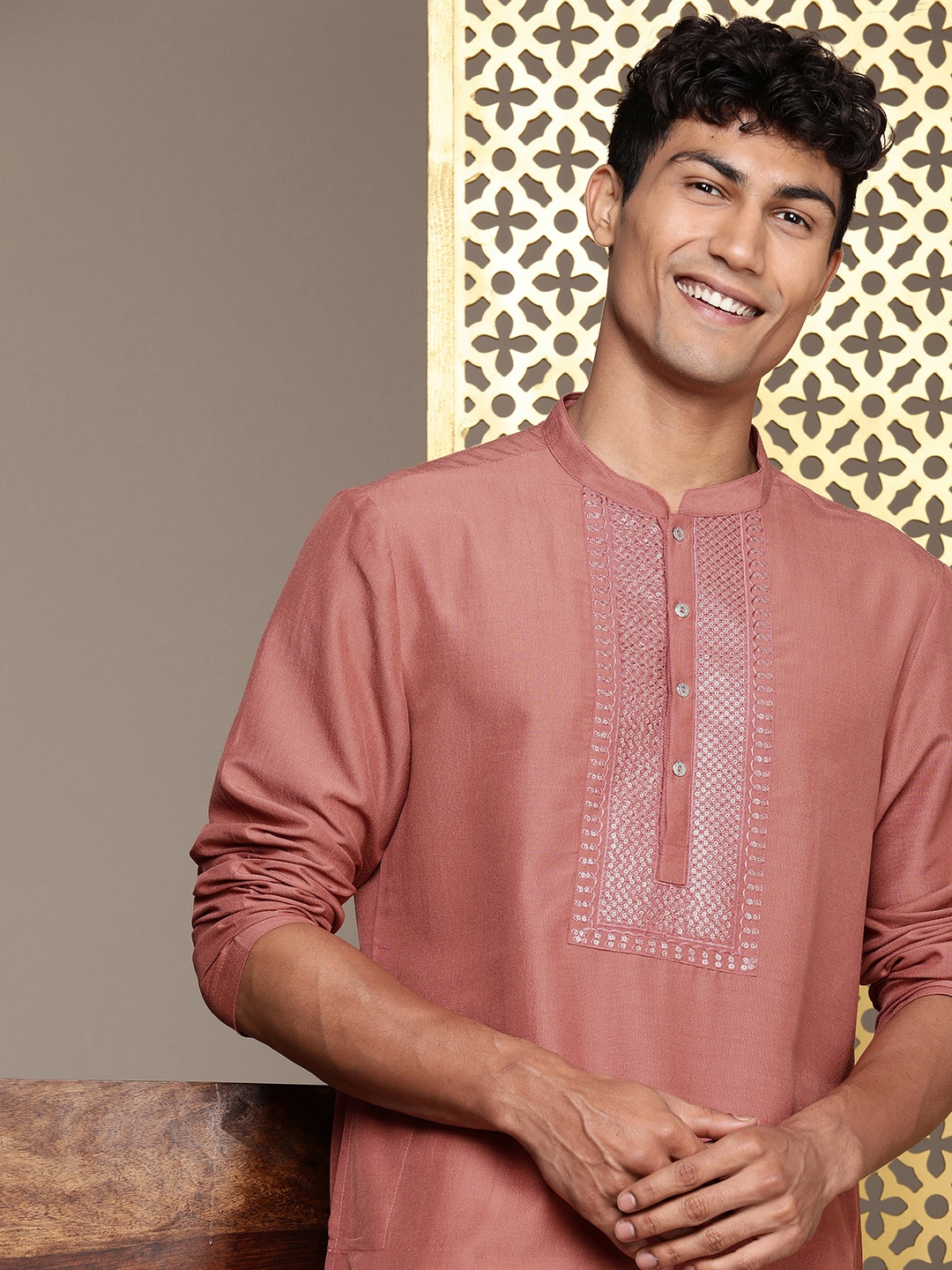 

House of Pataudi Men Jashn Ethnic Motifs Embroidered Sequinned Kurta, Rust