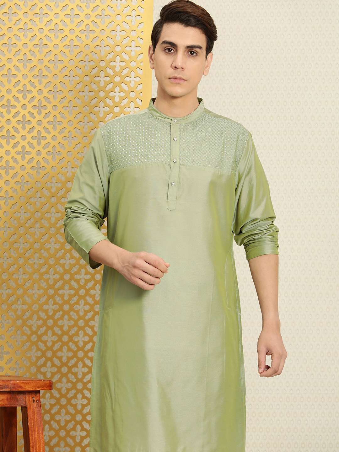 

House of Pataudi Ethnic Motifs Embroidered Sequinned Jashn Kurta, Olive