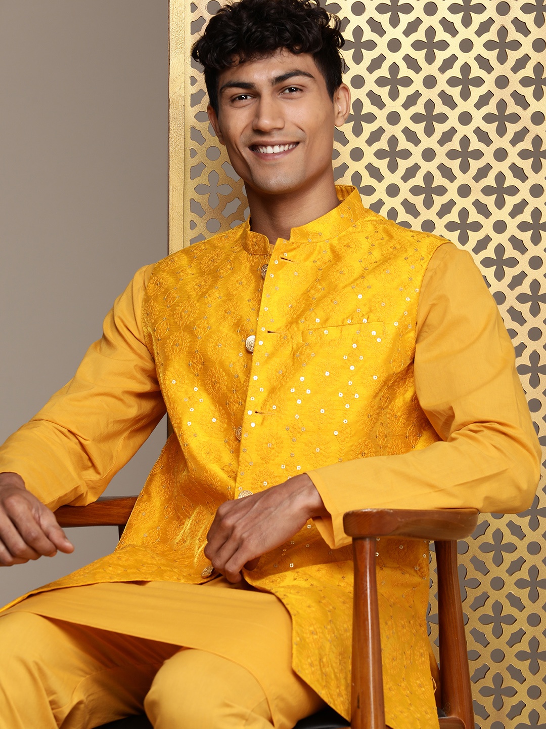 

House of Pataudi Men Regular Pure Cotton Jashn Kurta with Trousers & Nehru Jacket, Mustard