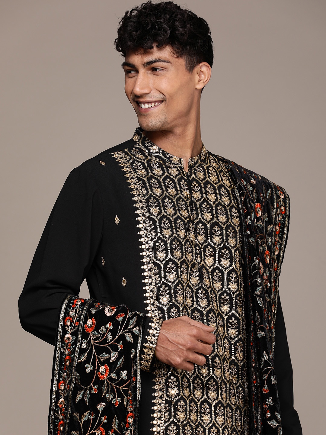 

House of Pataudi Men Ethnic Motifs Embroidered Sequined Jashn Kurta With Patiala & Dupatta, Black