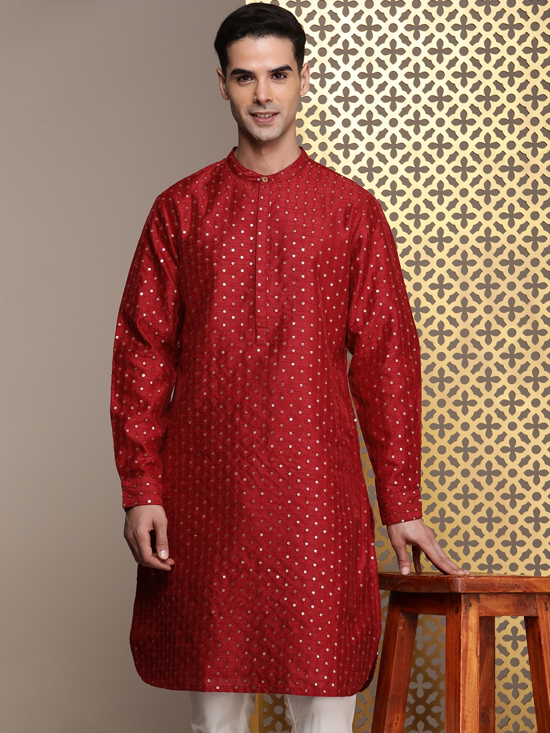 

House of Pataudi Ethnic Motifs Embroidered Sequinned Jashn Kurta, Maroon