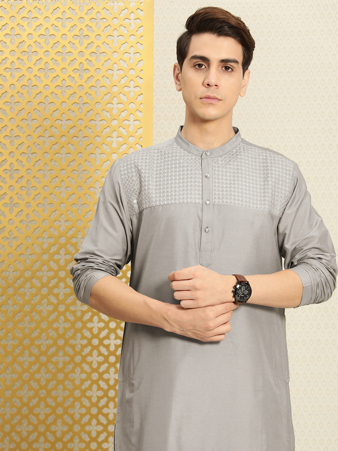 

House of Pataudi Ethnic Motifs Embroidered Sequinned Jashn Kurta, Grey