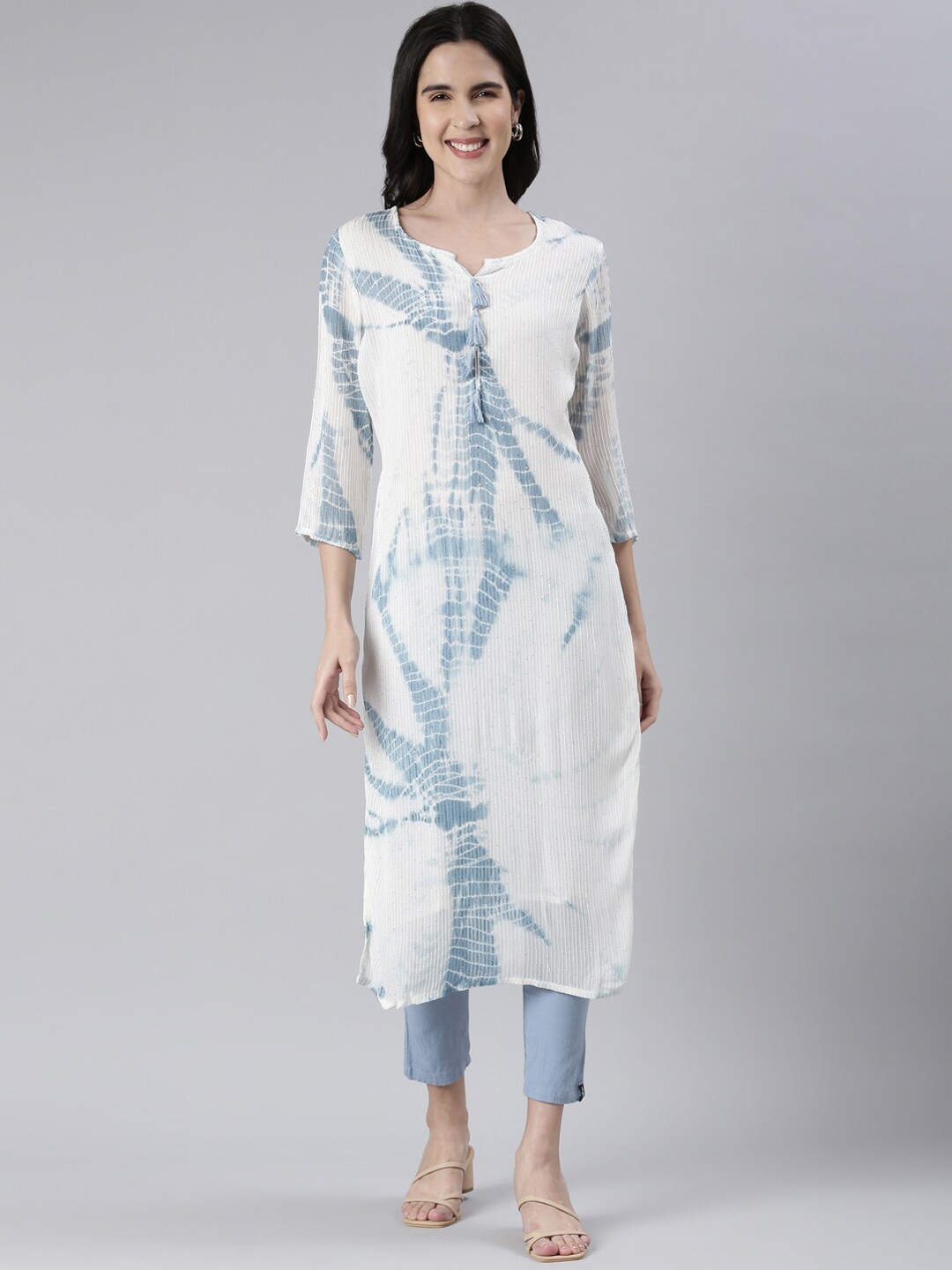 

Neerus Dyed Notched Neck Sequinned Cotton Kurta, Blue