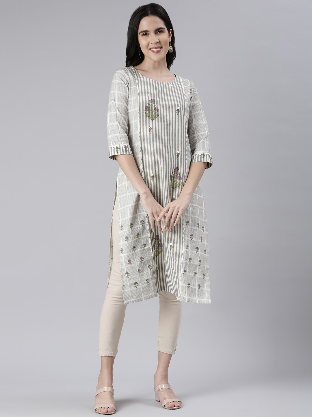 

Neerus Women Floral Printed Cotton Kurta, Off white