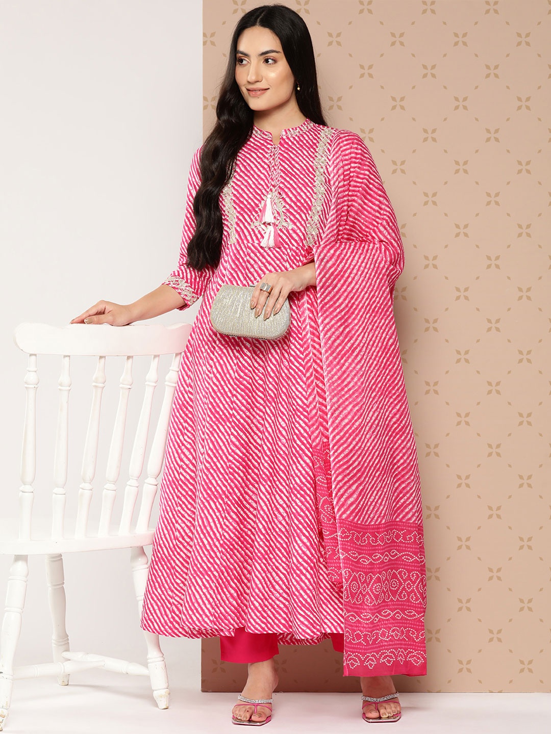 

Yufta Leheriya Striped Regular Kurta with Trousers & With Dupatta, Pink