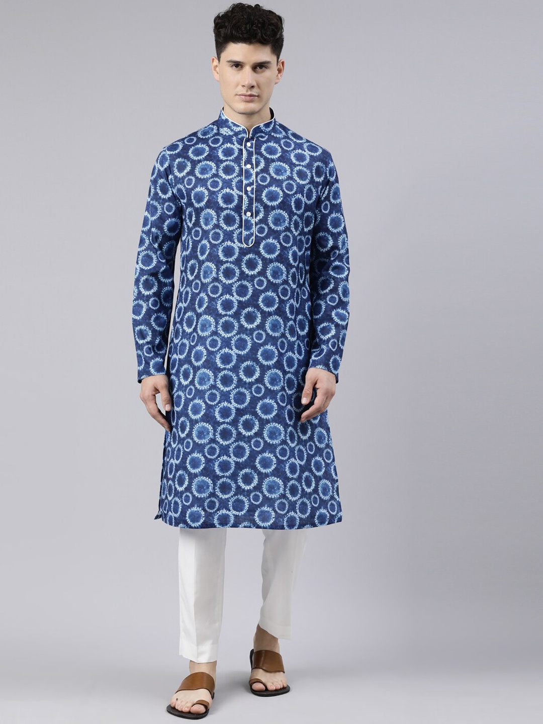 

TheEthnic.Co Bandhani Printed Pure Cotton Kurta With Pyjamas, Blue