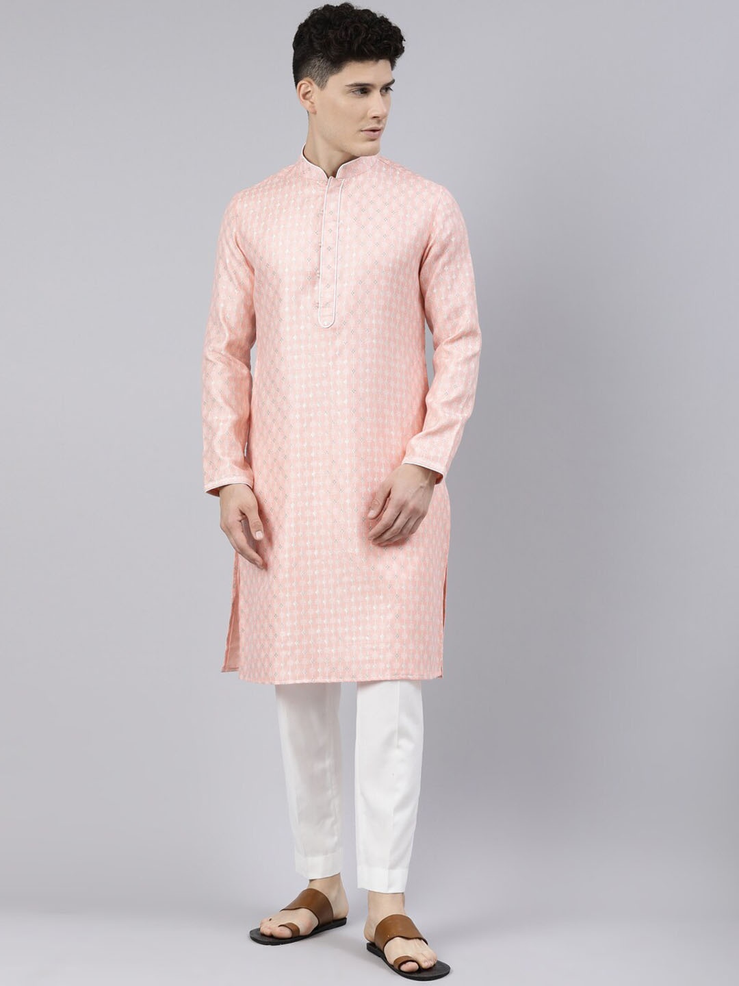 

TheEthnic.Co Floral Printed Chanderi Cotton Kurta With Trousers, Peach