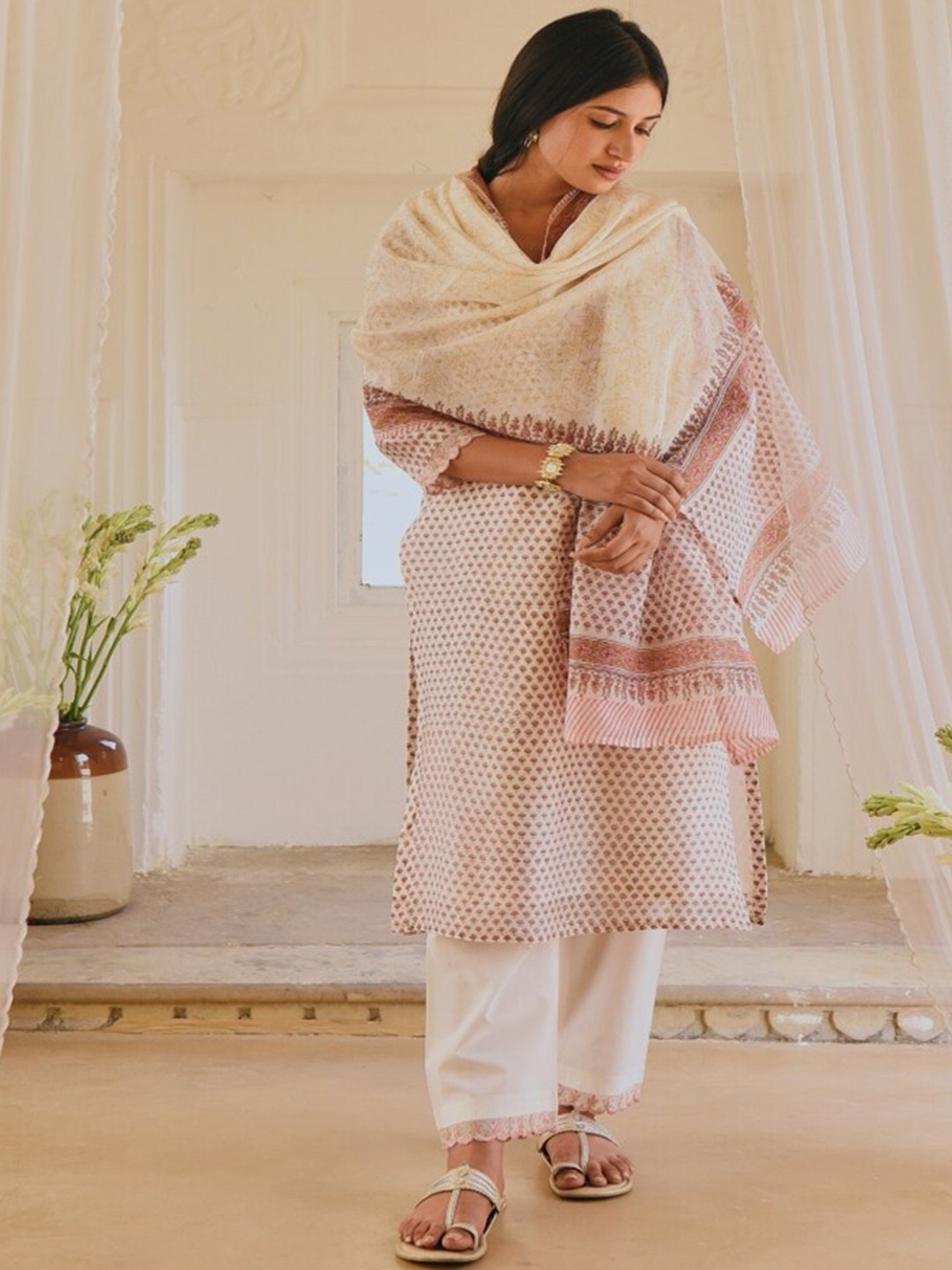 

KARAJ JAIPUR Ethnic Motifs Block Printed Kurta with Trousers & Dupatta, Off white