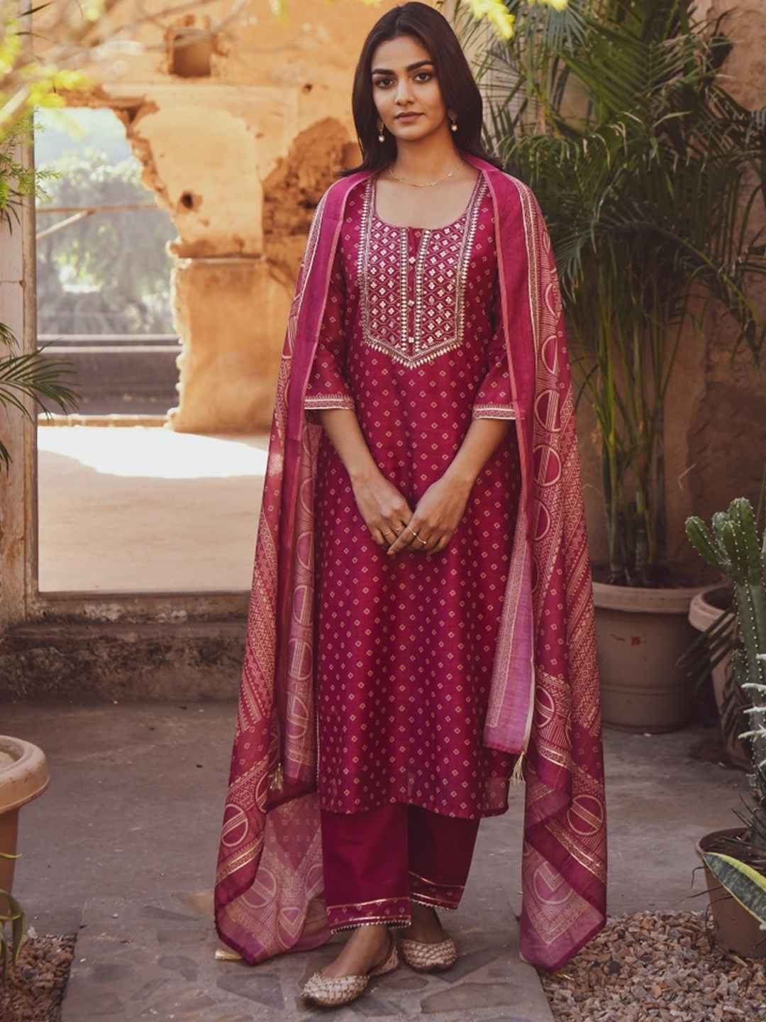 

KARAJ JAIPUR Geometric Printed Regular Sequinned Kurta With Trousers & Dupatta, Magenta