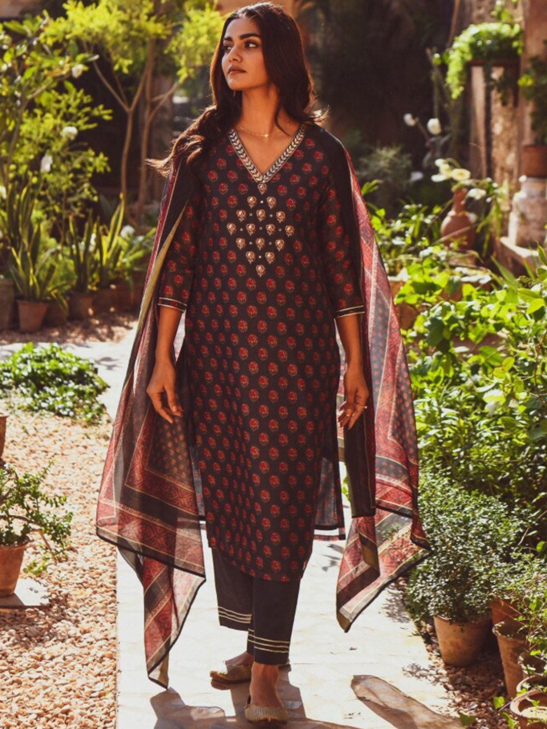 

KARAJ JAIPUR Ethnic Motifs Printed Sequined Kurta with Trousers & Dupatta, Purple
