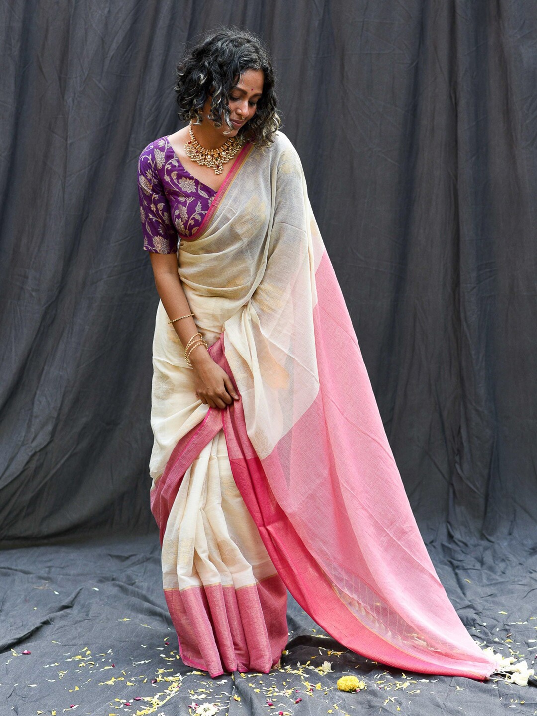 

Suta Colourblocked Cotton Blend Saree, Off white