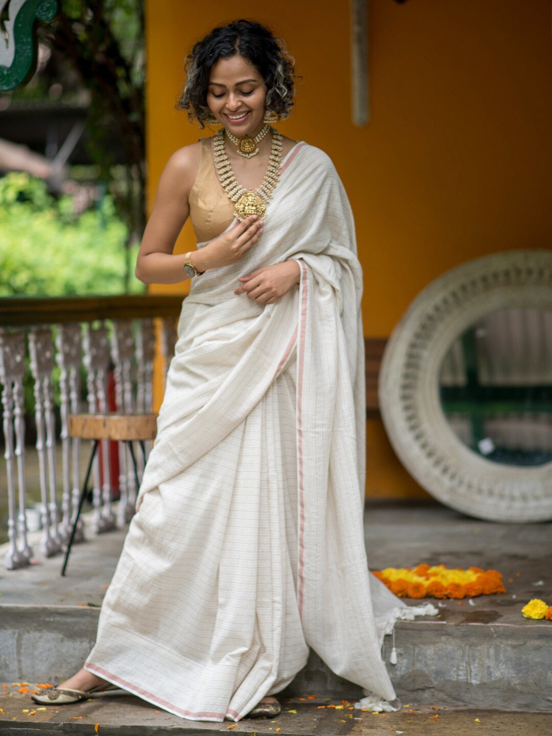 

Suta White & Pink Striped Pure Cotton Saree
