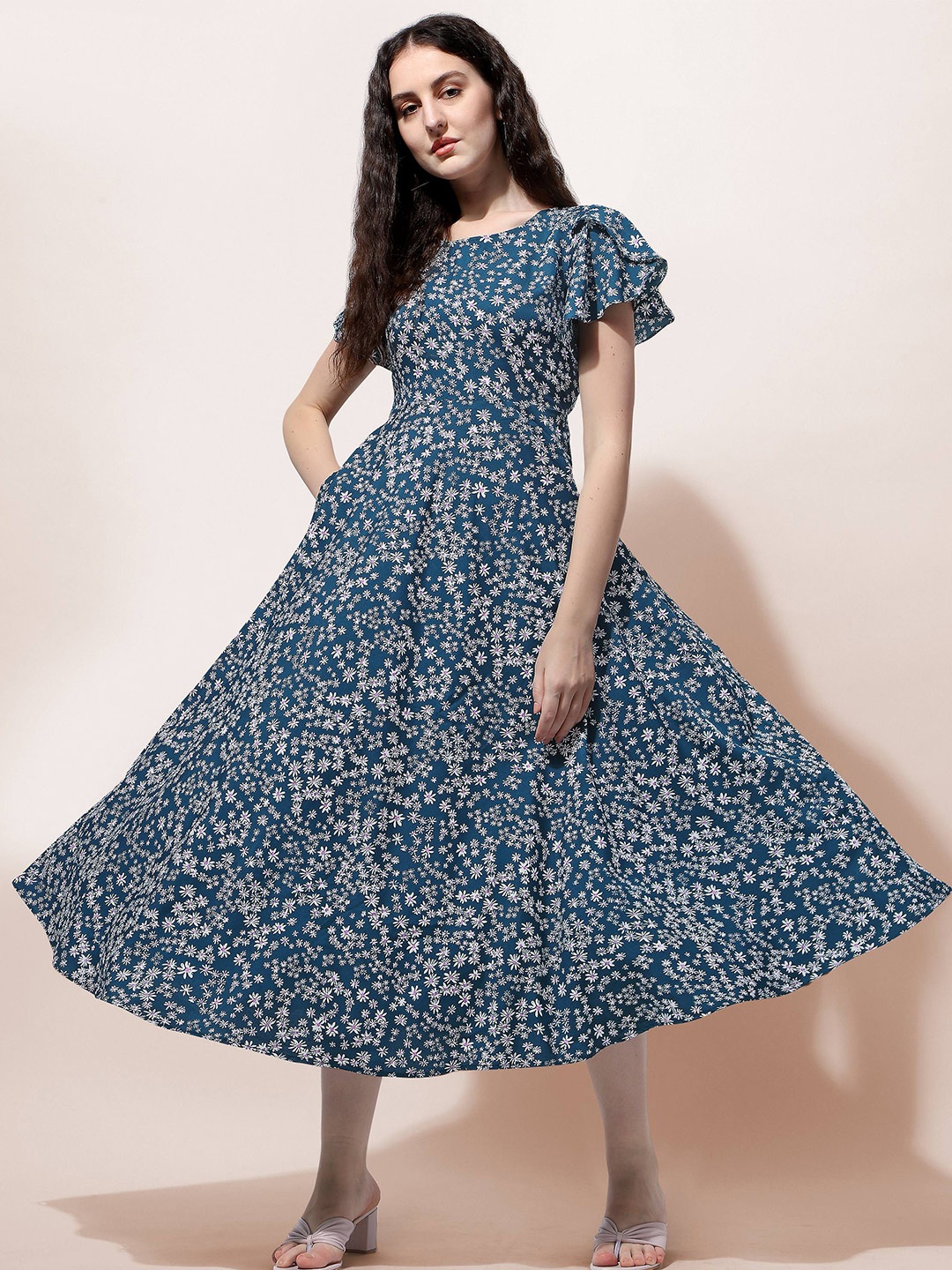 

Oomph! Floral Printed Flutter Sleeves Fit & Flare Maxi Dress, Green