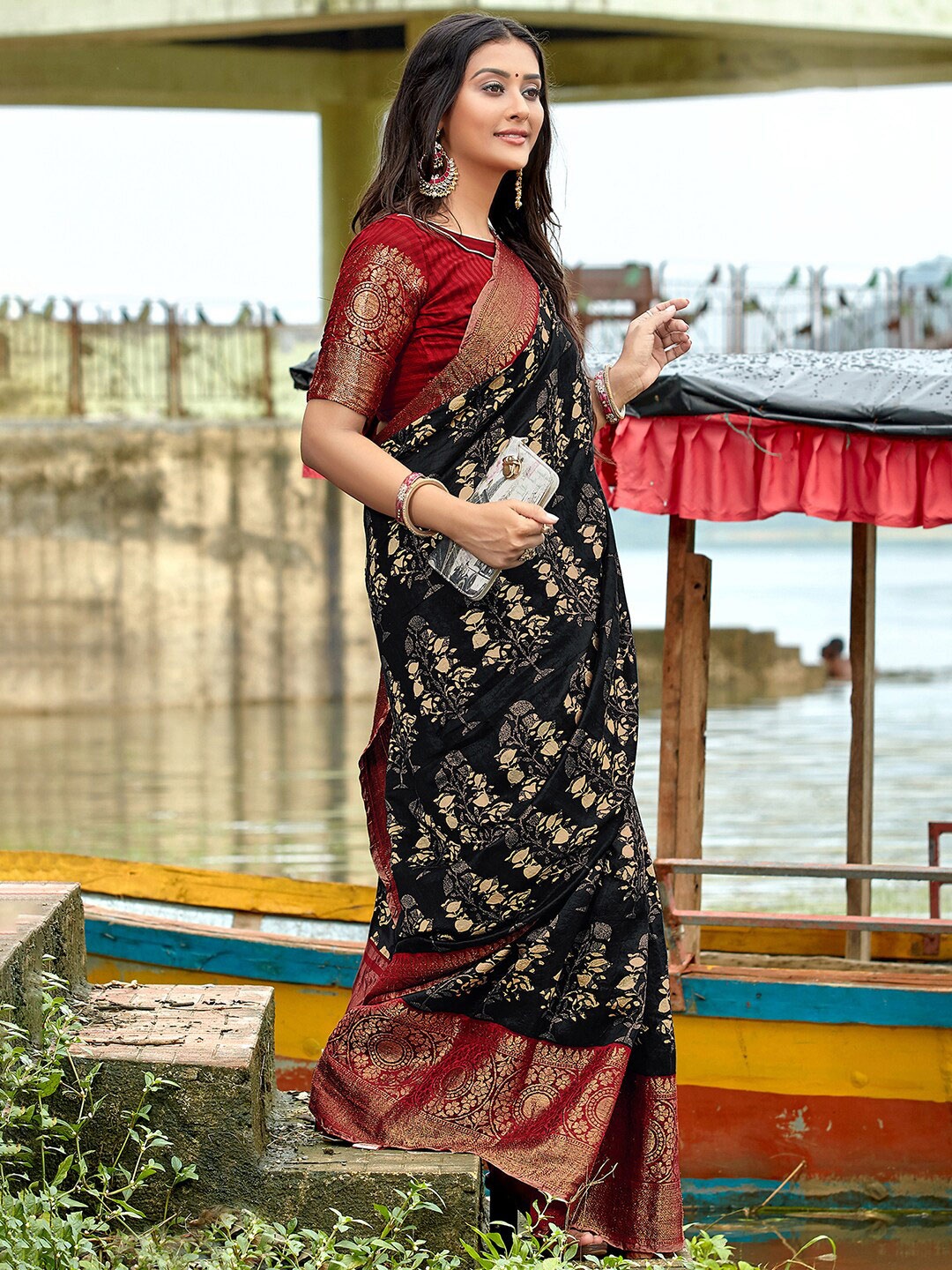 

Saree mall Black & Gold-Toned Ethnic Motifs Zari Sungudi Sarees