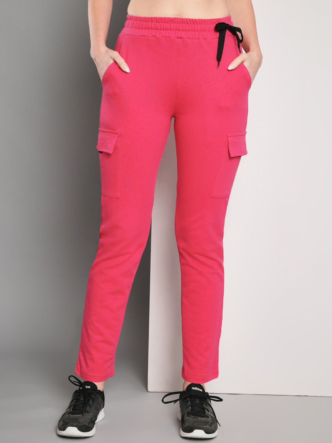 

Q-rious Women Mid-Rise Cotton Lycra Training & Gym Cargo Track Pants, Peach
