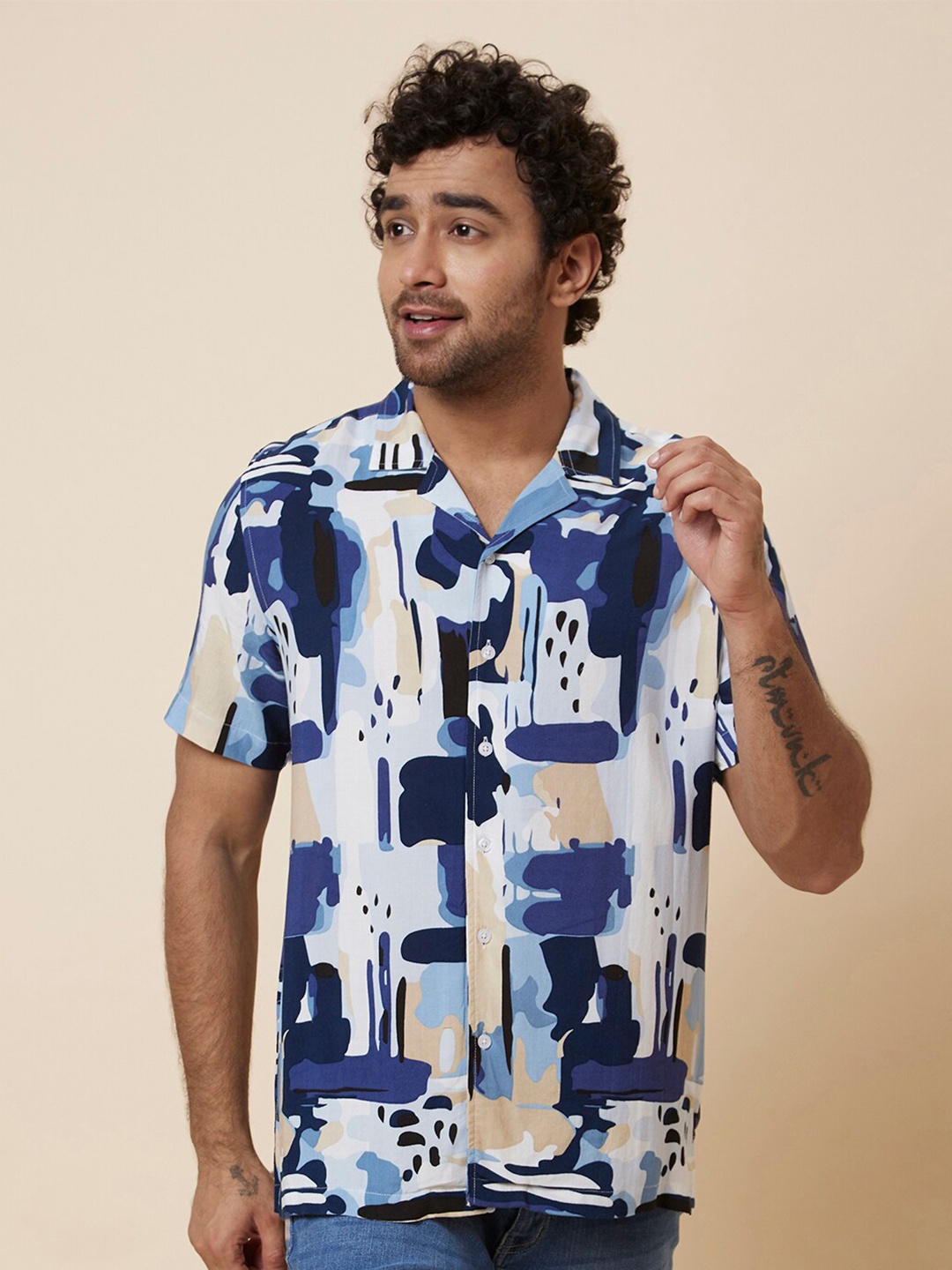 

Globus Abstract Printed Opaque Casual Shirt, Navy blue