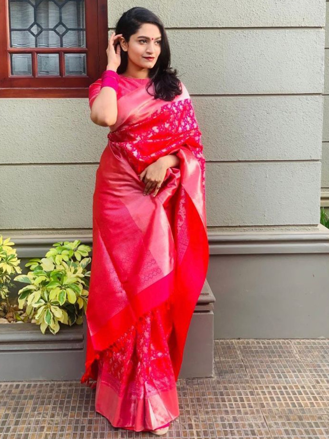 

Fab Viva Ethnic Motifs Woven Design Zari Pure Silk Zari Banarasi Saree, Pink