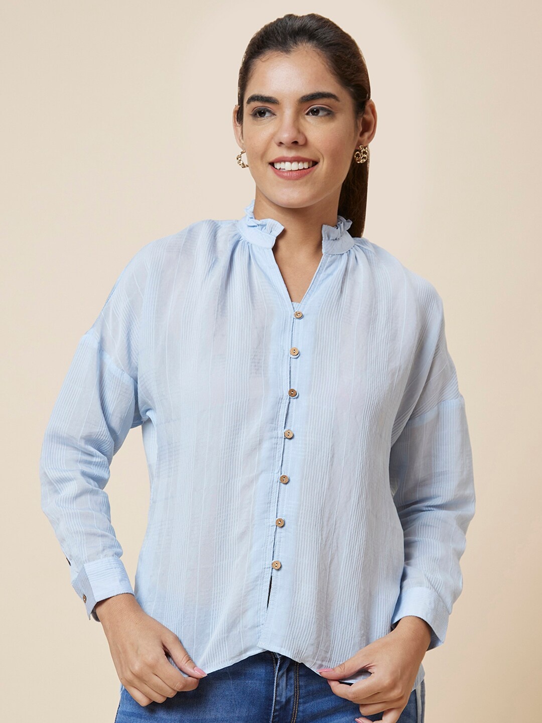 

Globus Blue Mandarin Collar Cuffed Sleeves Shirt Style Top