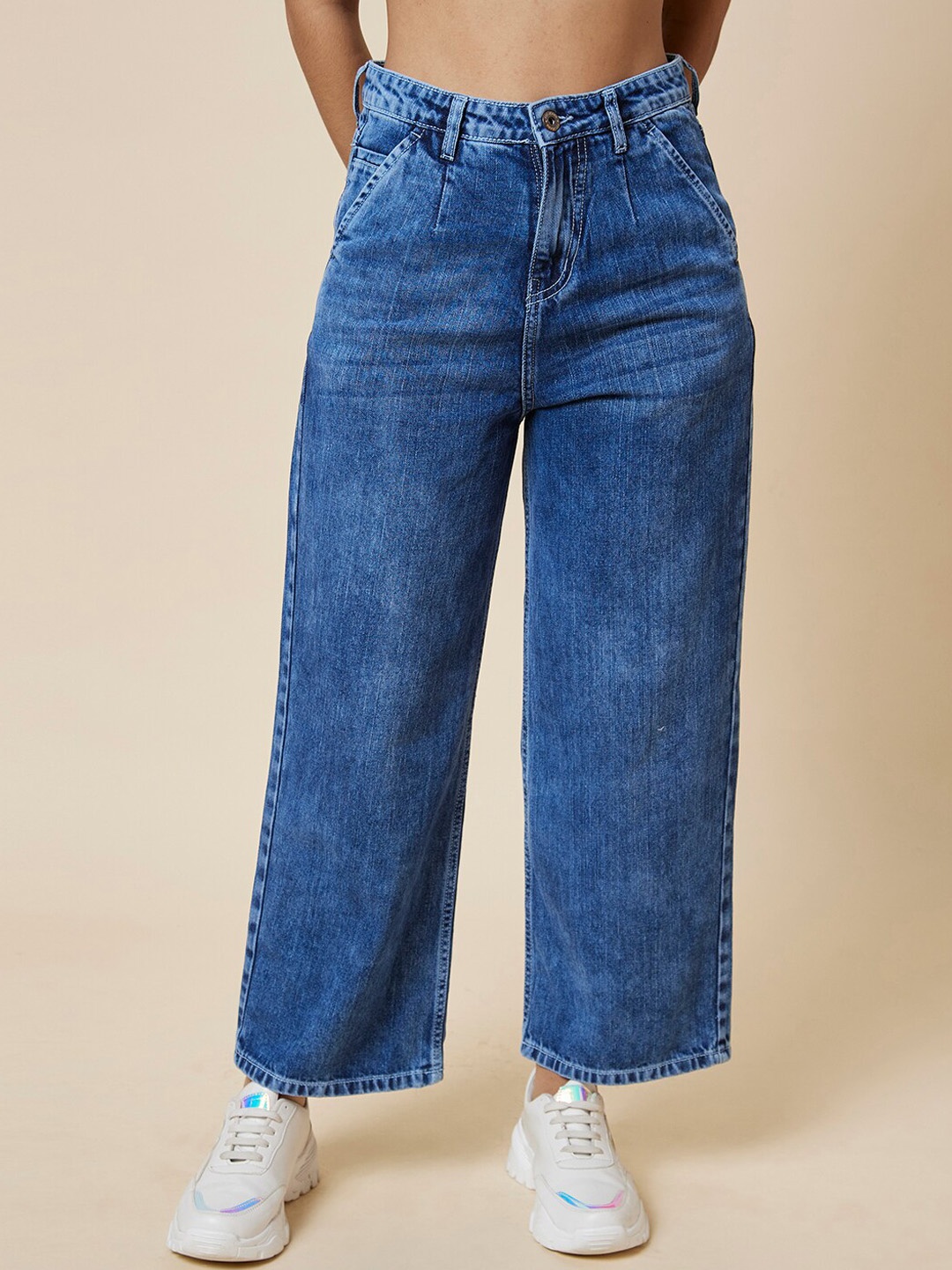 

Globus Women Blue Boyfriend Fit Light Fade Jeans