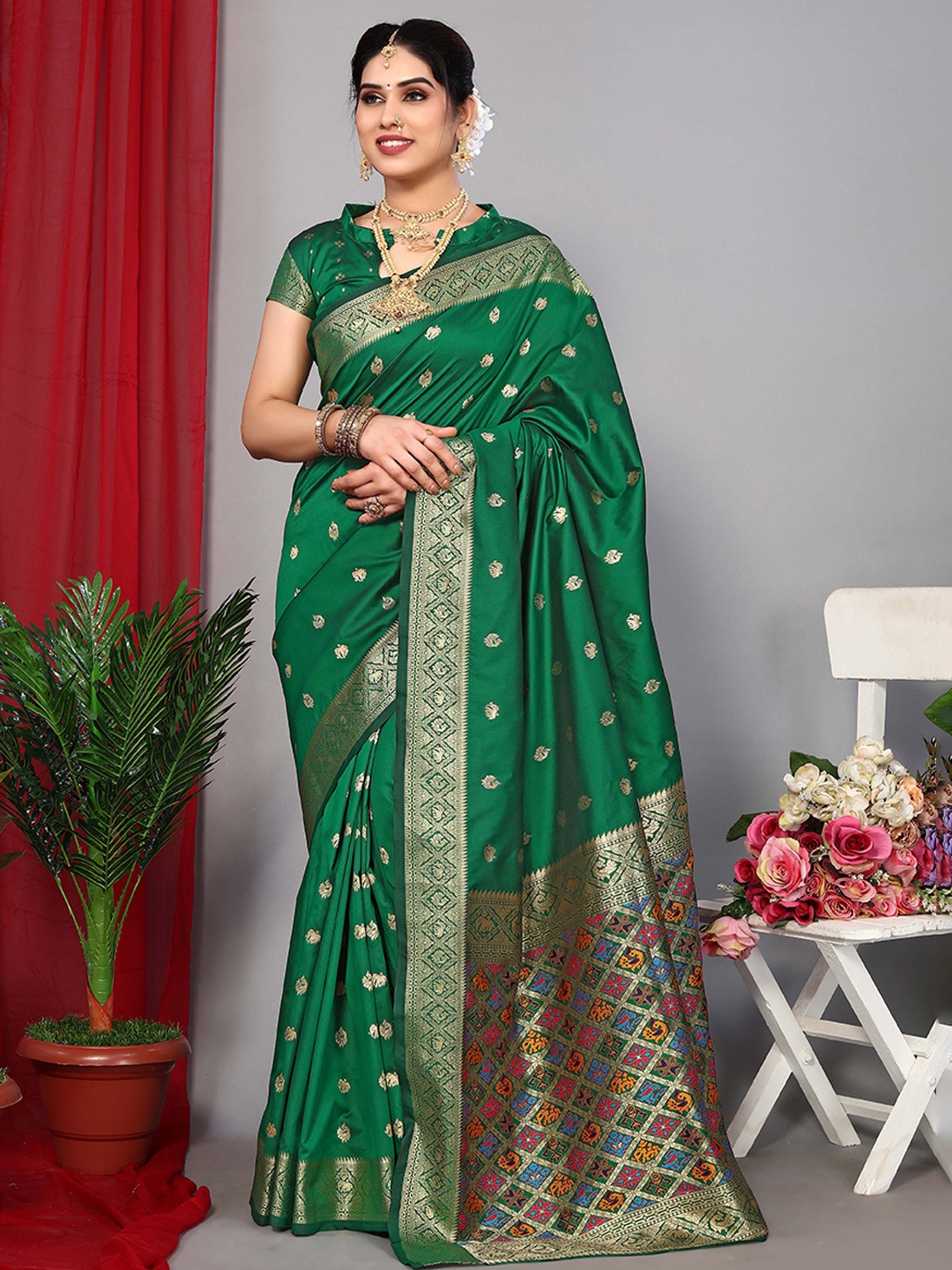

Ekta Textiles Ethnic Woven Design Zari Pure Silk Banarasi Saree, Green