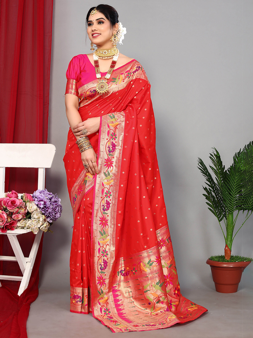 

Ekta Textiles Geometric Woven Design Zari Pure Silk Banarasi Saree, Red