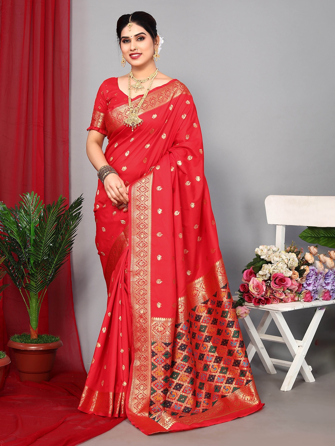 

Ekta Textiles Ethnic Motif Woven Design Zari Pure Silk Banarasi Saree, Red