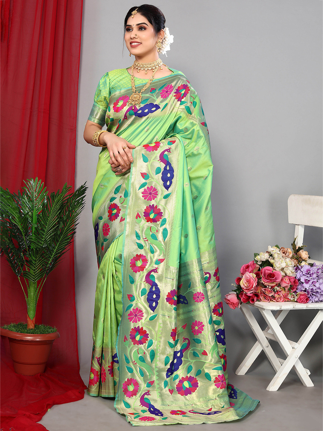 

Ekta Textiles Floral Woven Design Zari Pure Silk Banarasi Saree, Green