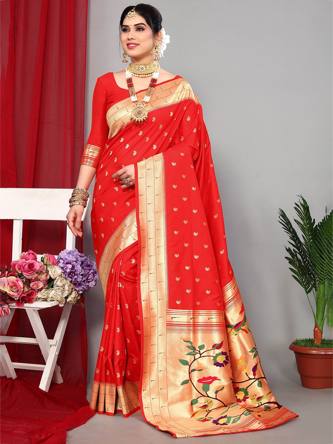 

Ekta Textiles Ethnic Motif Woven Design Zari Pure Silk Banarasi Saree, Red