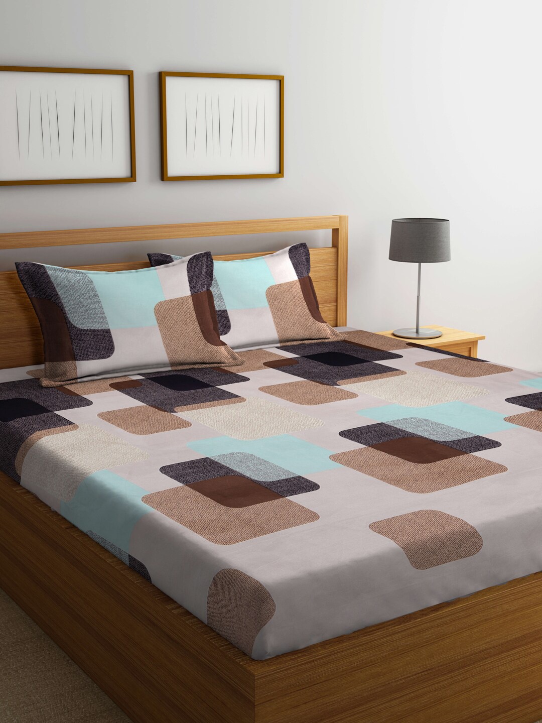 Arrabi Cream-Coloured Geometric Printed 300 TC Fitted King Bedsheet & 2 Pillow Covers