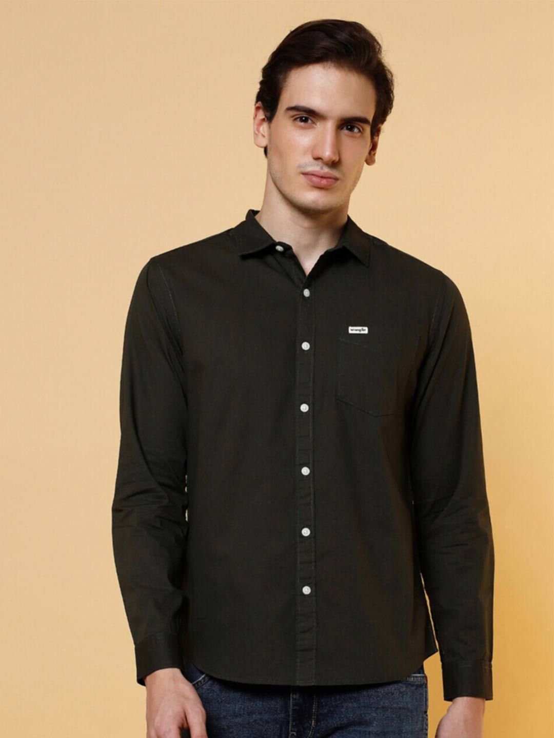 

Wrangler Spread Collar Long Sleeves Slim Fit Cotton Casual Shirt, Black