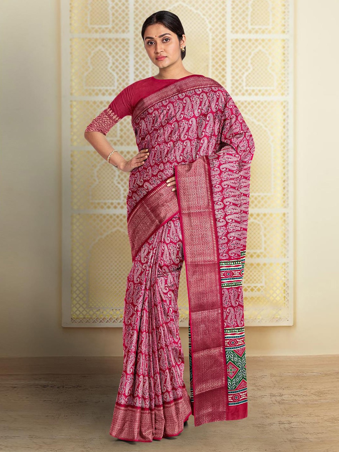 

Kalamandir Paisley Printed Saree, Pink
