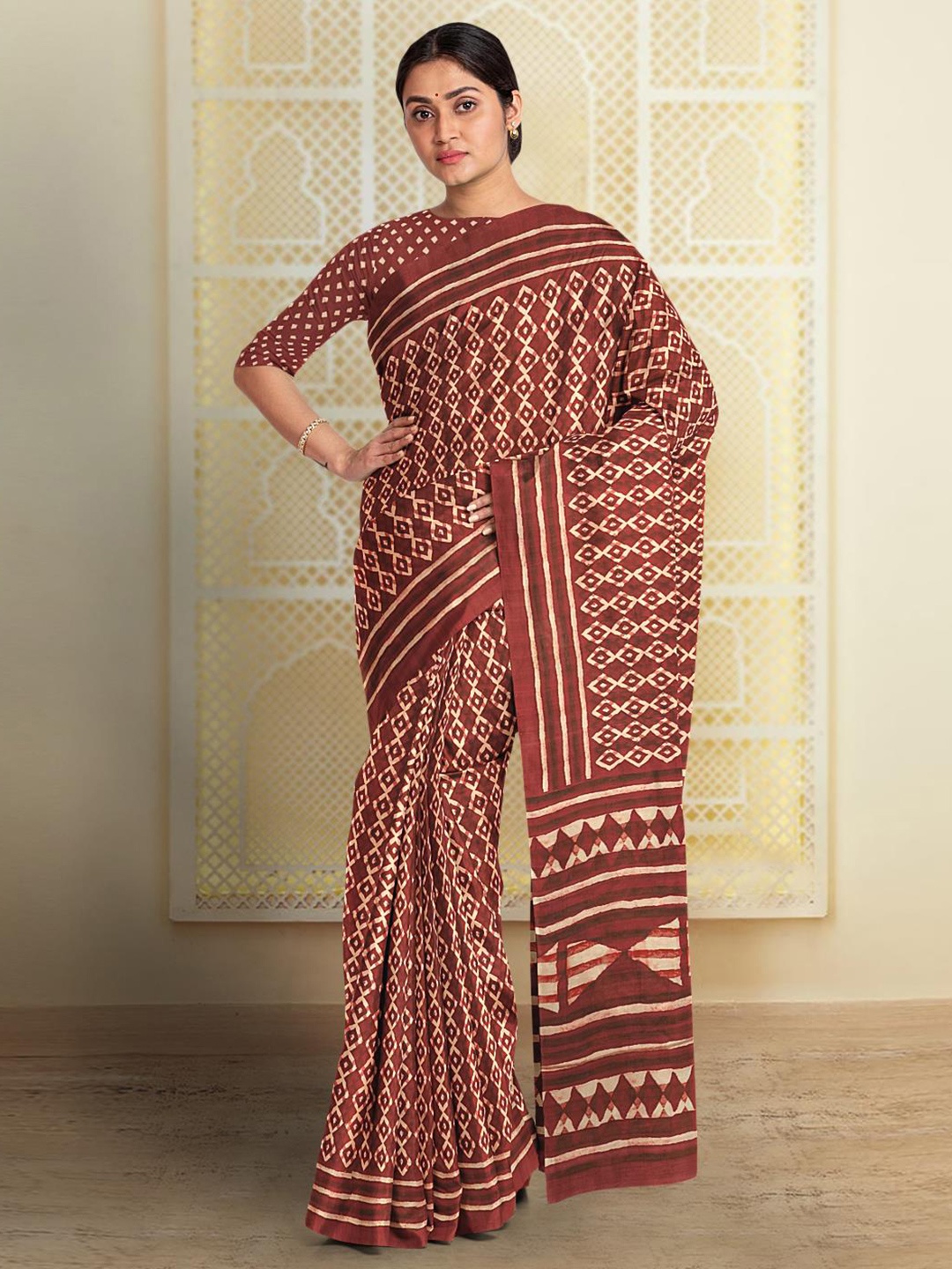 

Kalamandir Printed Pure Crepe Saree, Maroon