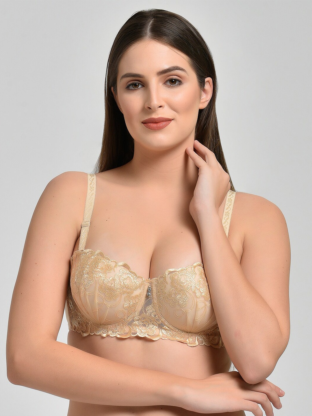 

MAKCLAN Floral Lace Medium Coverage Underwired Lightly Padded Plunge Bra, Nude