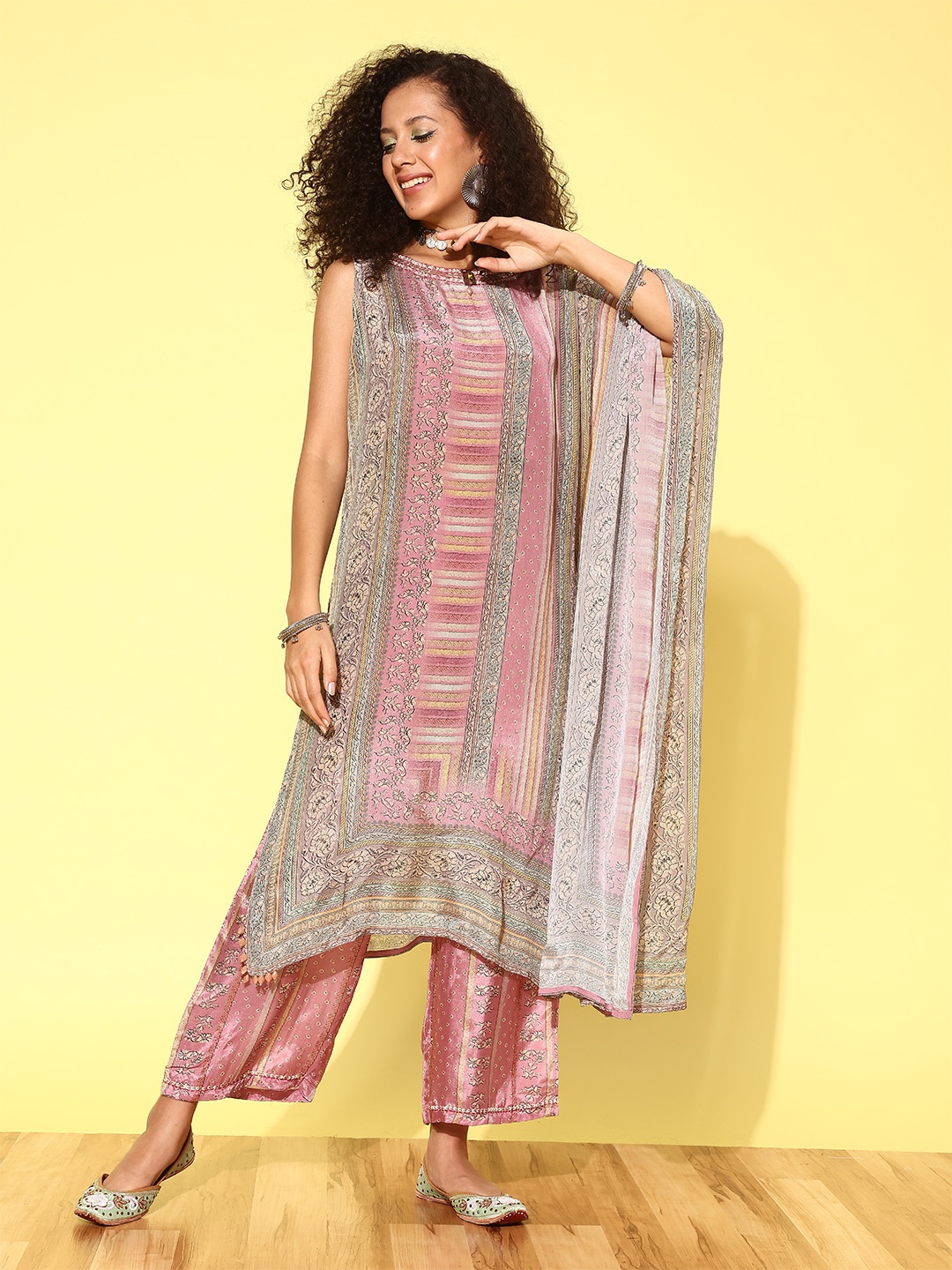 

ZOLA Women Pink Floral Printed Sequinned Fusion Kurta With Palazzos & Inner