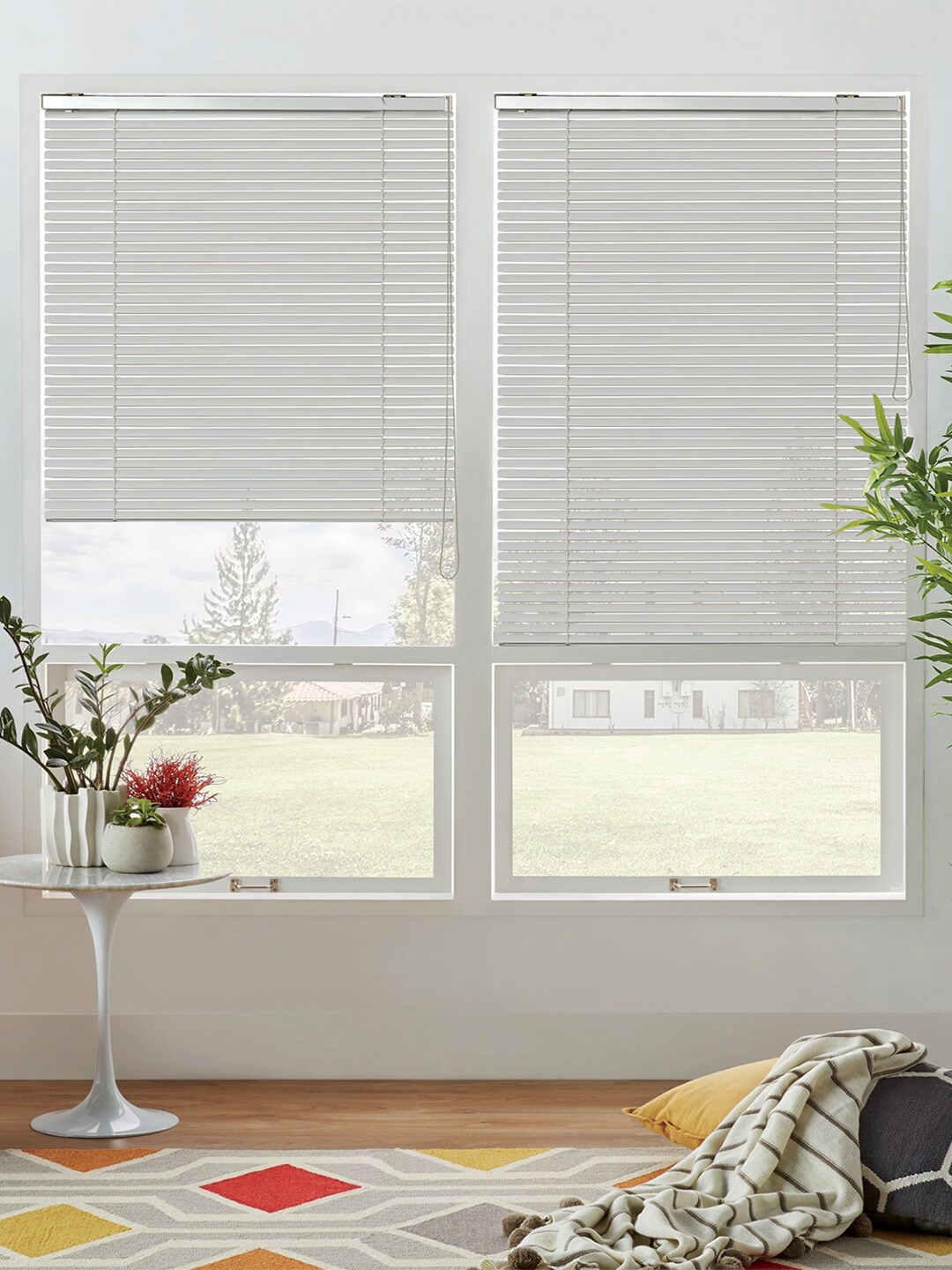 

Deco Window White Solid Room Darkening Venetian Window Blinds