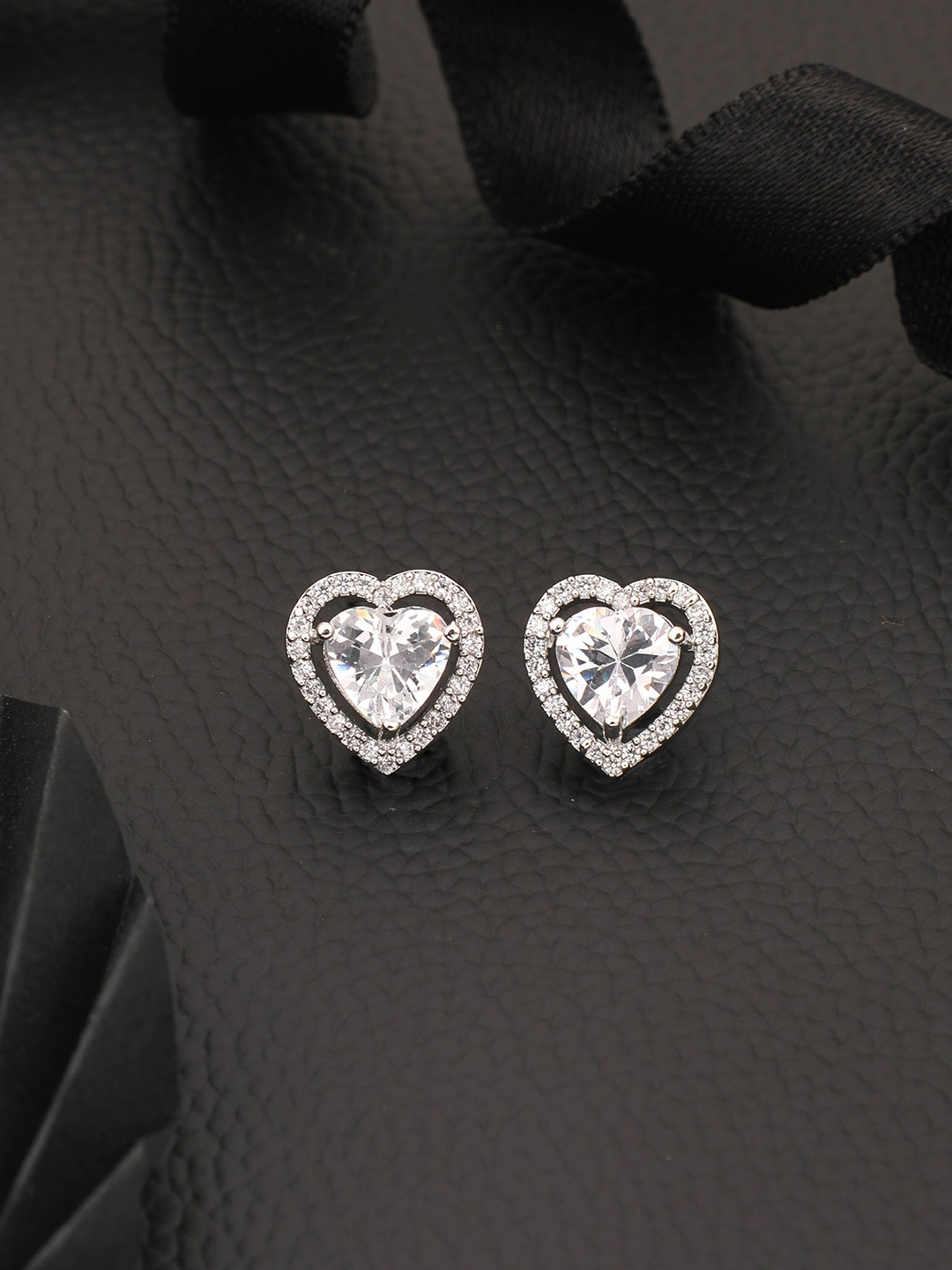 

ROFARWORD Silver-Plated Heart Shaped Studs Earrings
