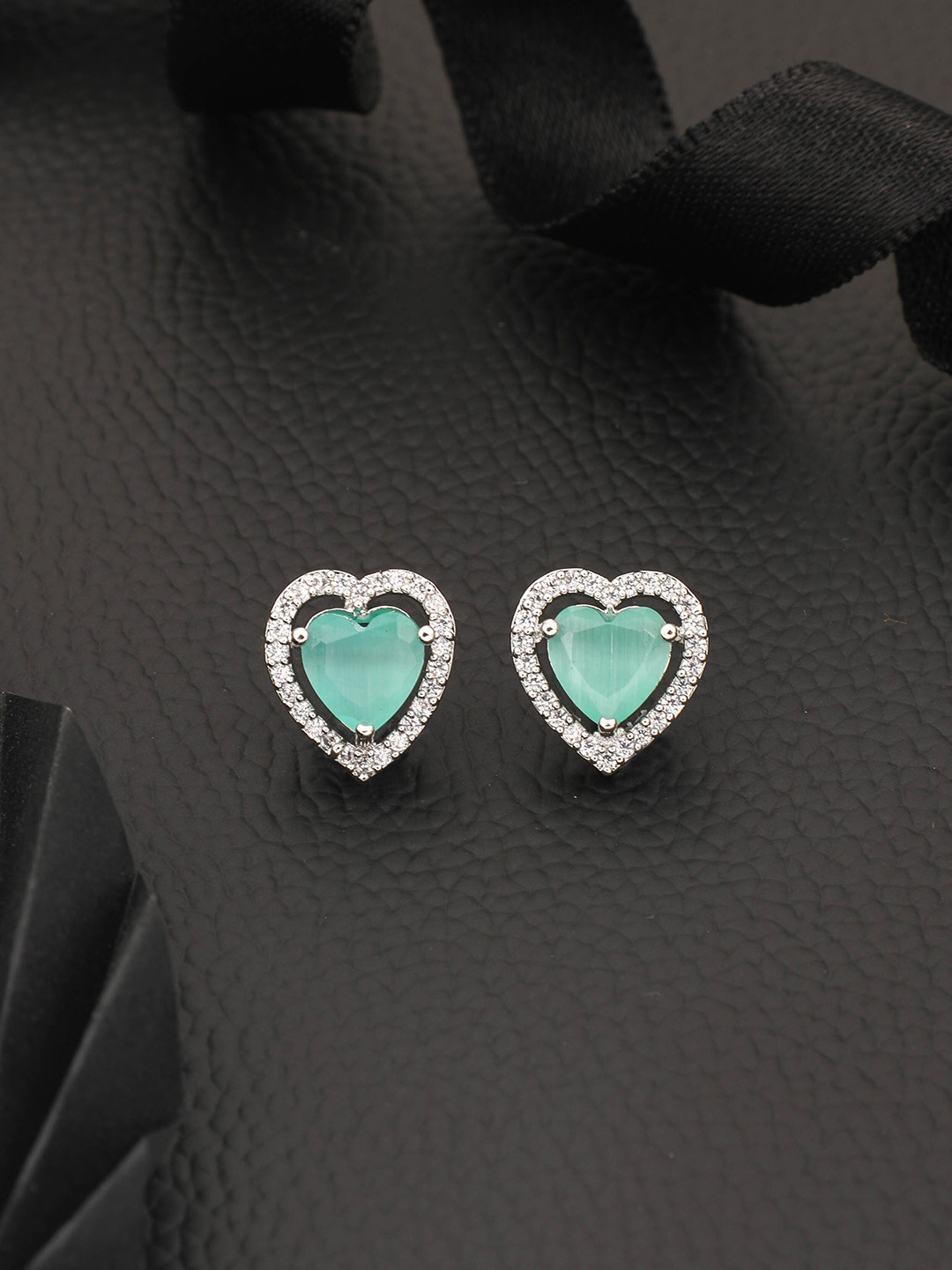 

ROFARWORD Silver-Plated Heart Shaped Studs Earrings