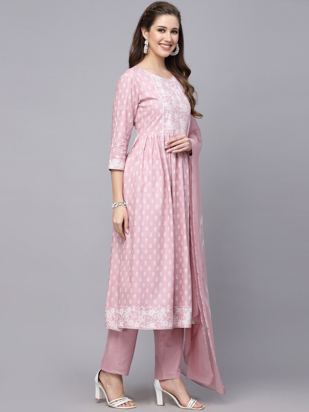 

Stylum Pink & White Ethnic Motifs Printed Kurta With Trousers & Dupatta