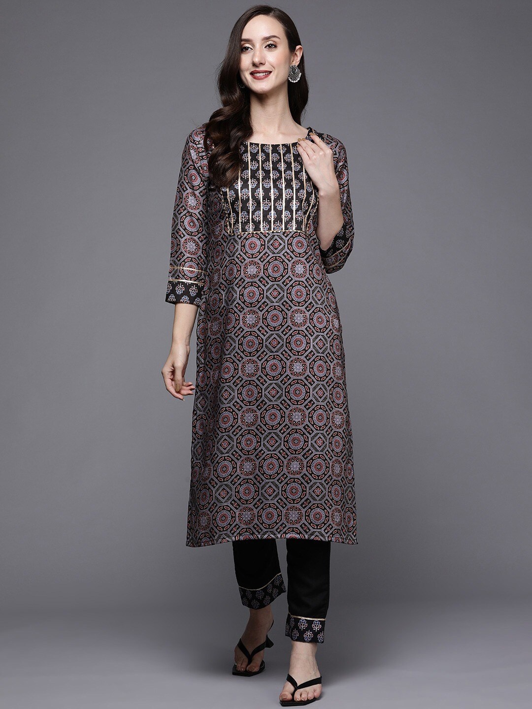 

Inddus Ethnic Motifs Printed Gotta Patti Kurta with Trousers, Black