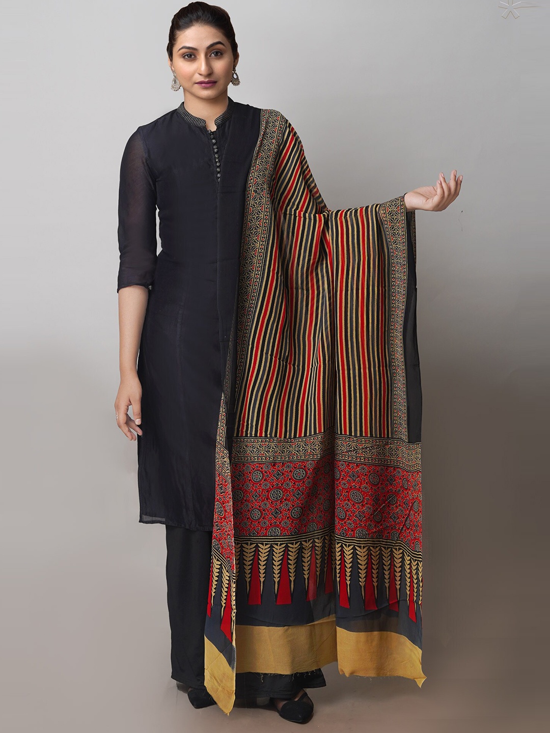 

Unnati Silks Striped Pure Silk Dupatta, Red