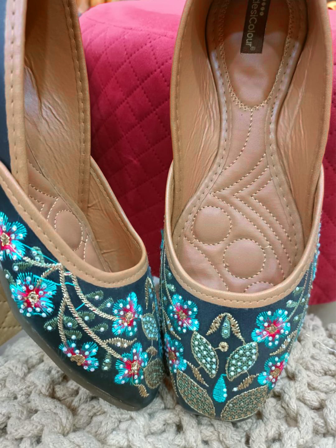

DESI COLOUR Women Ethnic Embellished Velvet Mojaris, Black