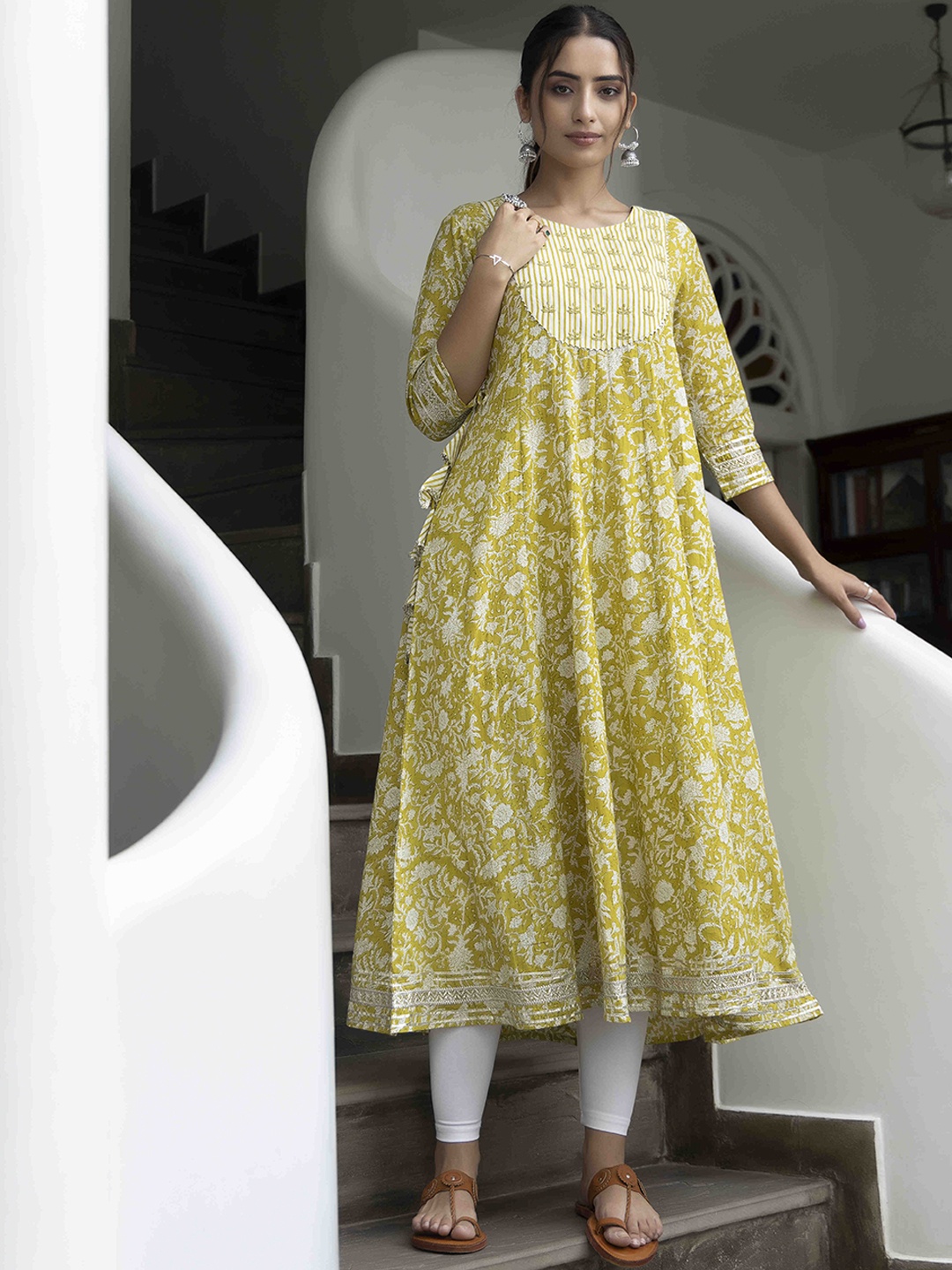 

Ragavi Floral Printed Gotta Patti Pure Cotton Panelled A-Line Kurta, Green