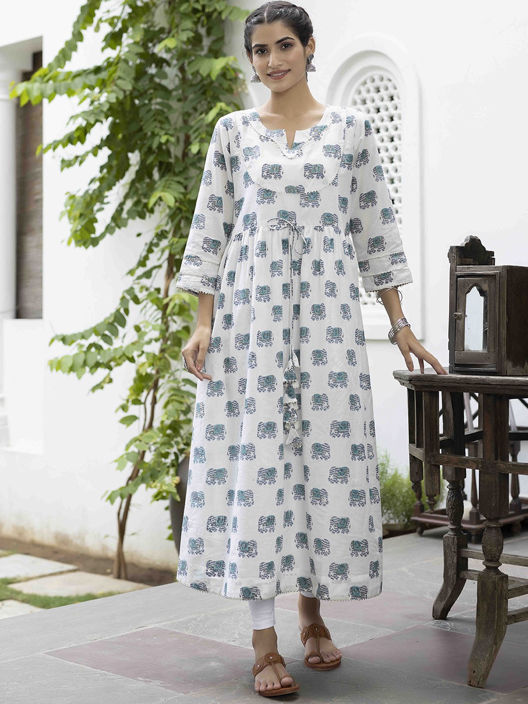 

Ragavi Ethnic Motifs Printed Gotta Patti Pure Cotton Anarkali Kurta, White